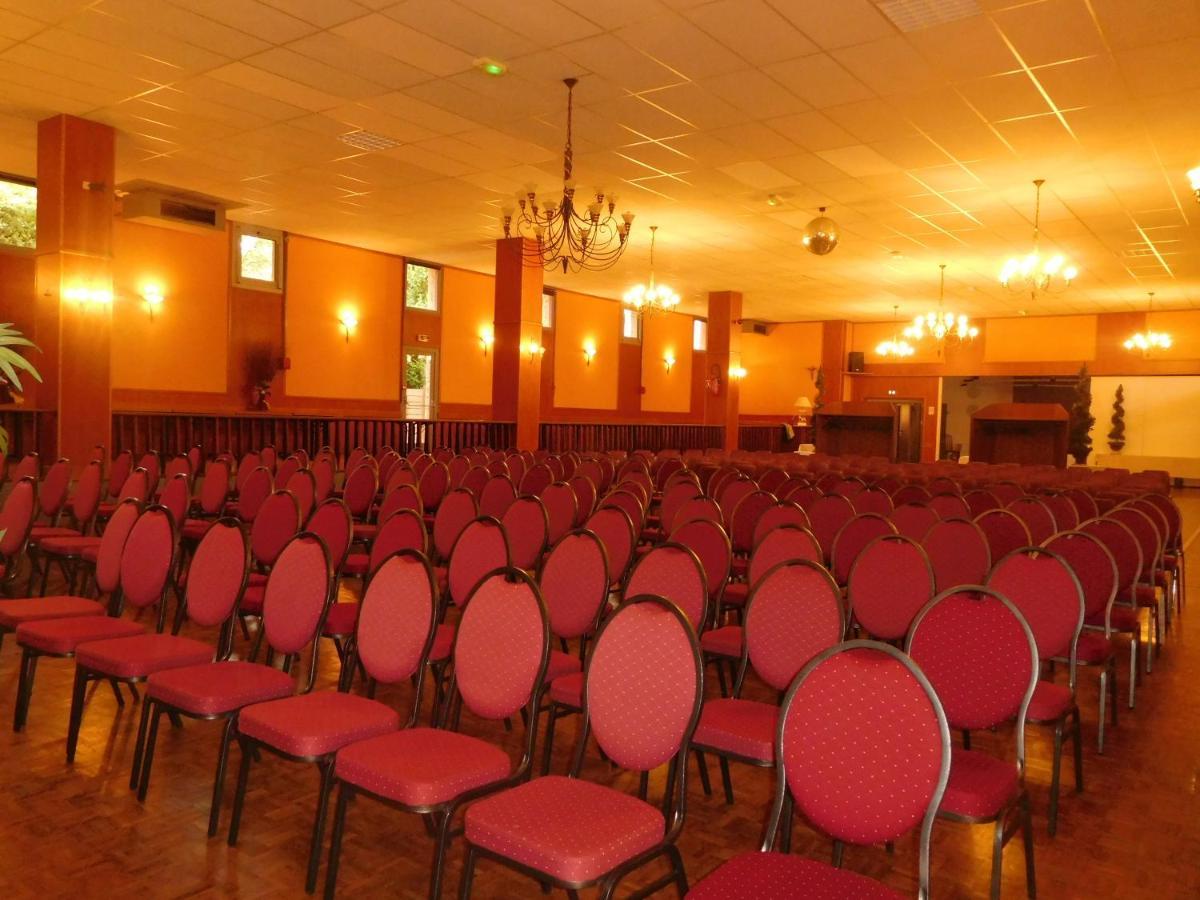 Au Relais De L'Oust Hotel Lanouée Екстериор снимка