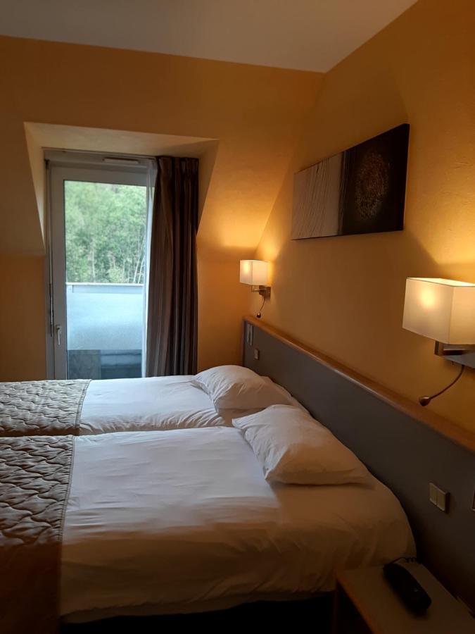 Au Relais De L'Oust Hotel Lanouée Екстериор снимка