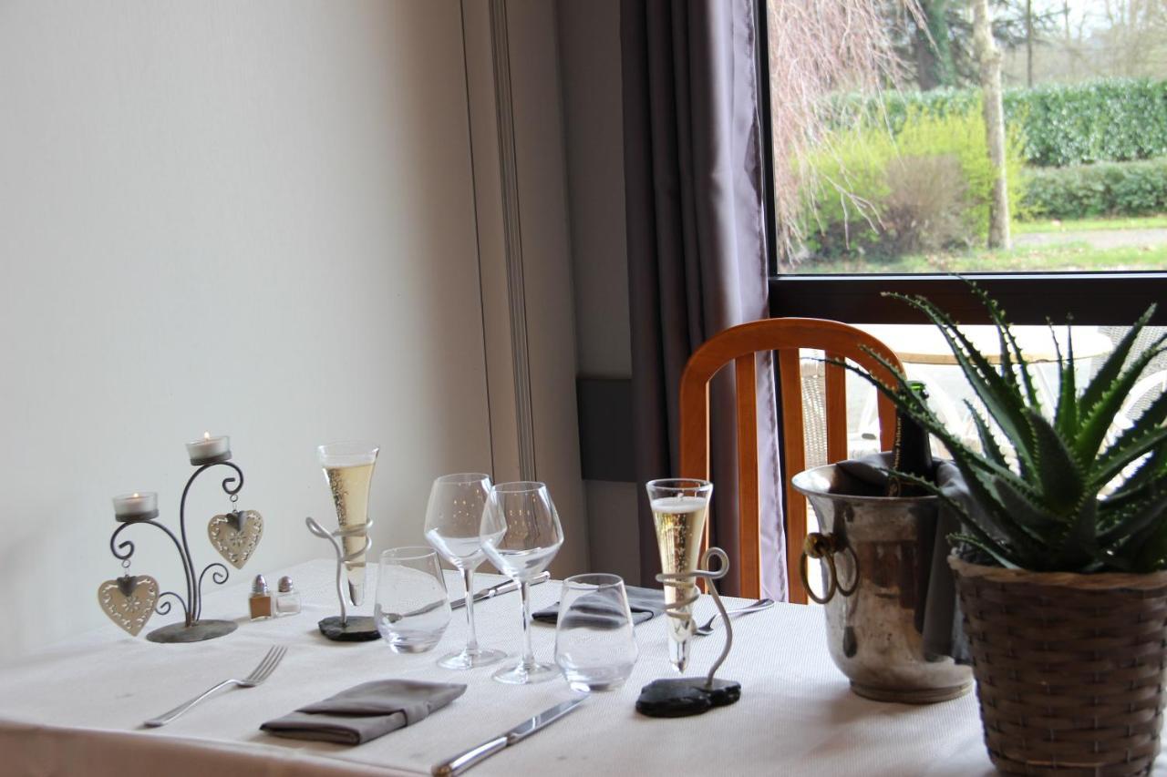 Au Relais De L'Oust Hotel Lanouée Екстериор снимка