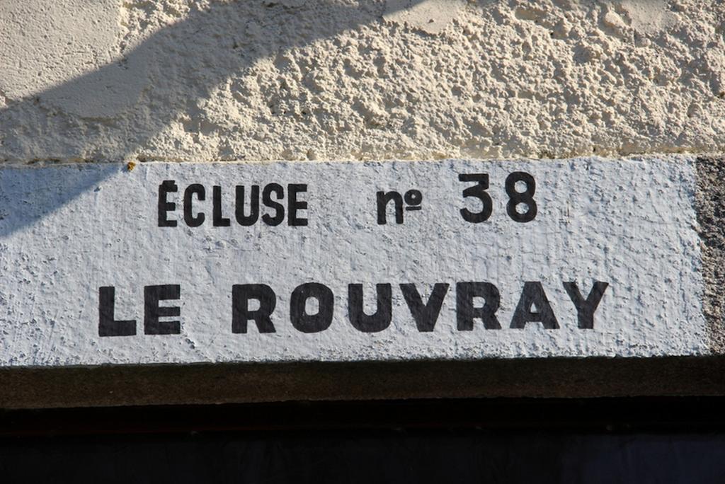 Au Relais De L'Oust Hotel Lanouée Екстериор снимка