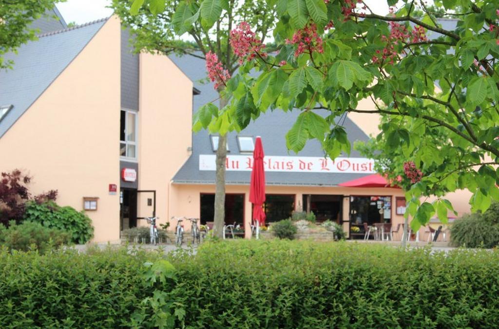 Au Relais De L'Oust Hotel Lanouée Екстериор снимка